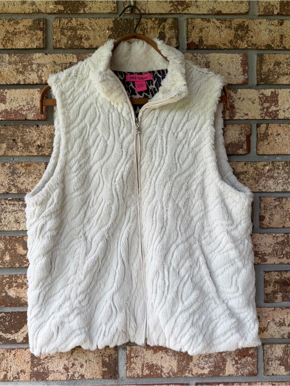 Betsey Johnson Faux Fur Vest Women’s Size Large White Beautiful Condition!